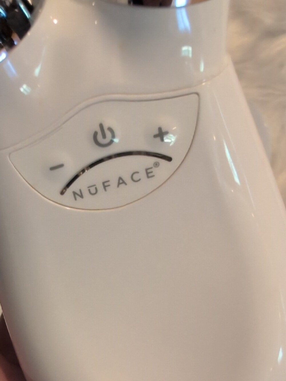 NuFace Trinity Microcurrent Facial Toning Device in White with Silver - Picture 6 of 8